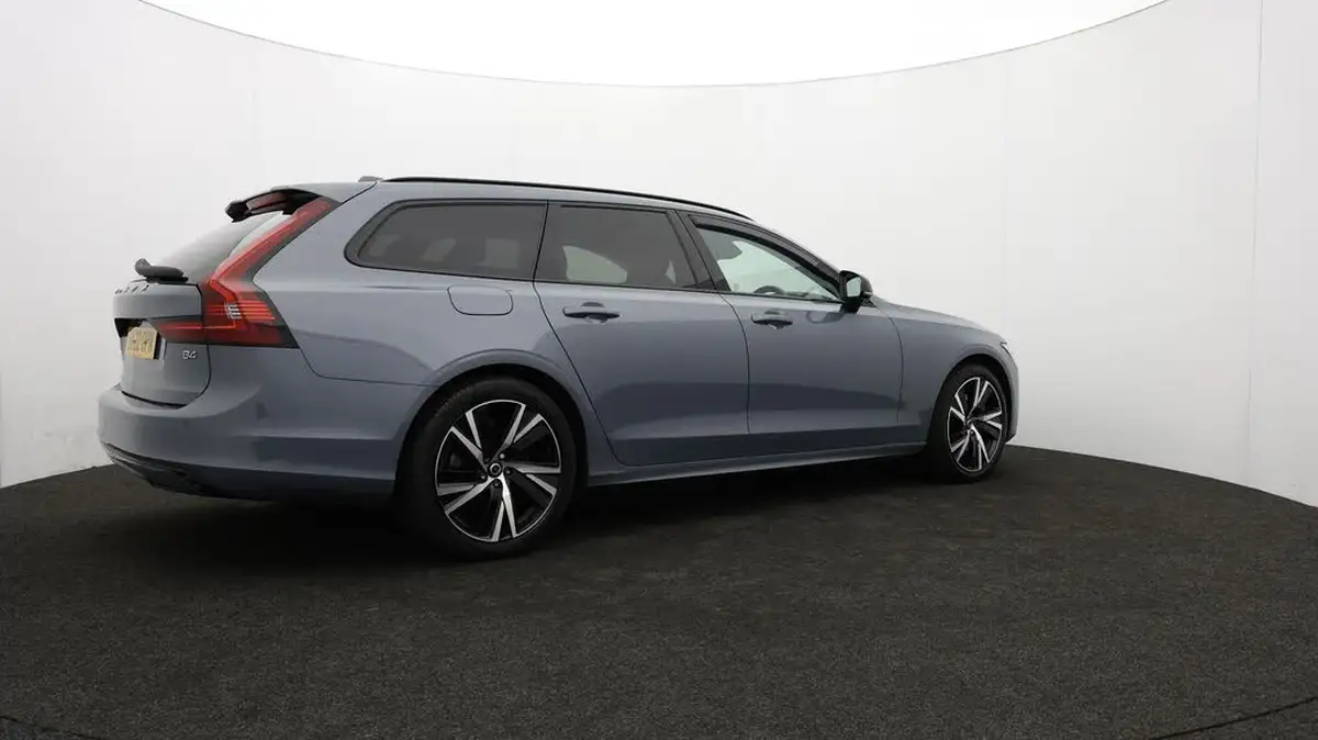 2022-volvo-v90-20td-b4-r-design-big-37