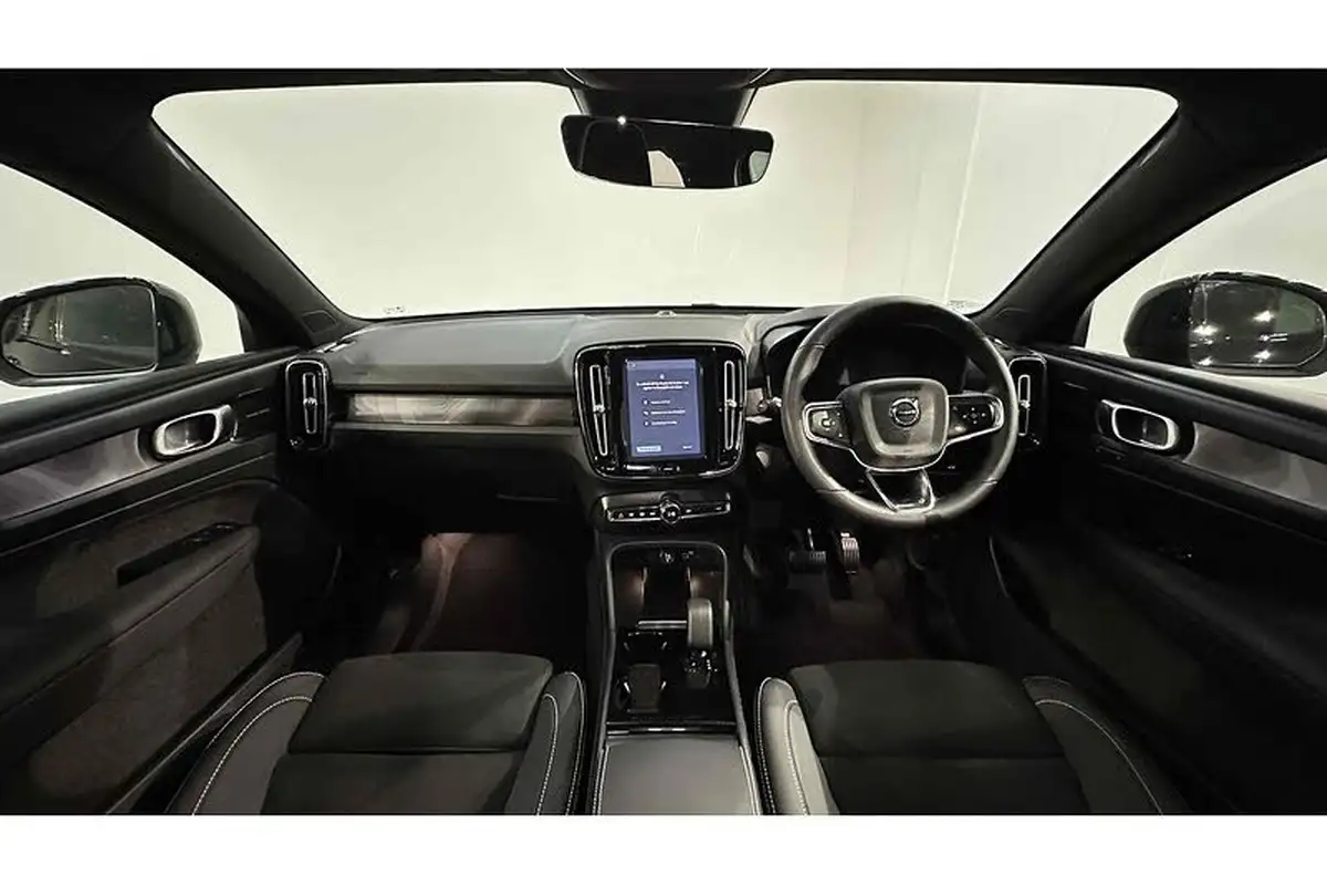 2022-volvo-c40-e-twin-recharge-pro-big-32