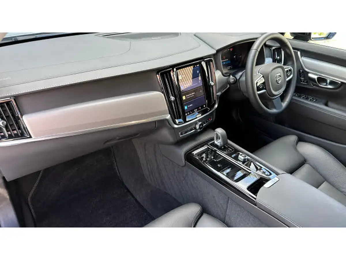 2024-volvo-v90-big-3