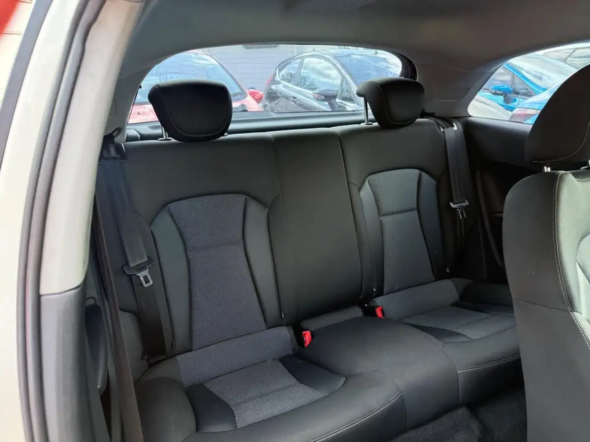 2013-audi-a1-14-sport-tfsi-122ps-hatchback-3d-1390cc-big-37