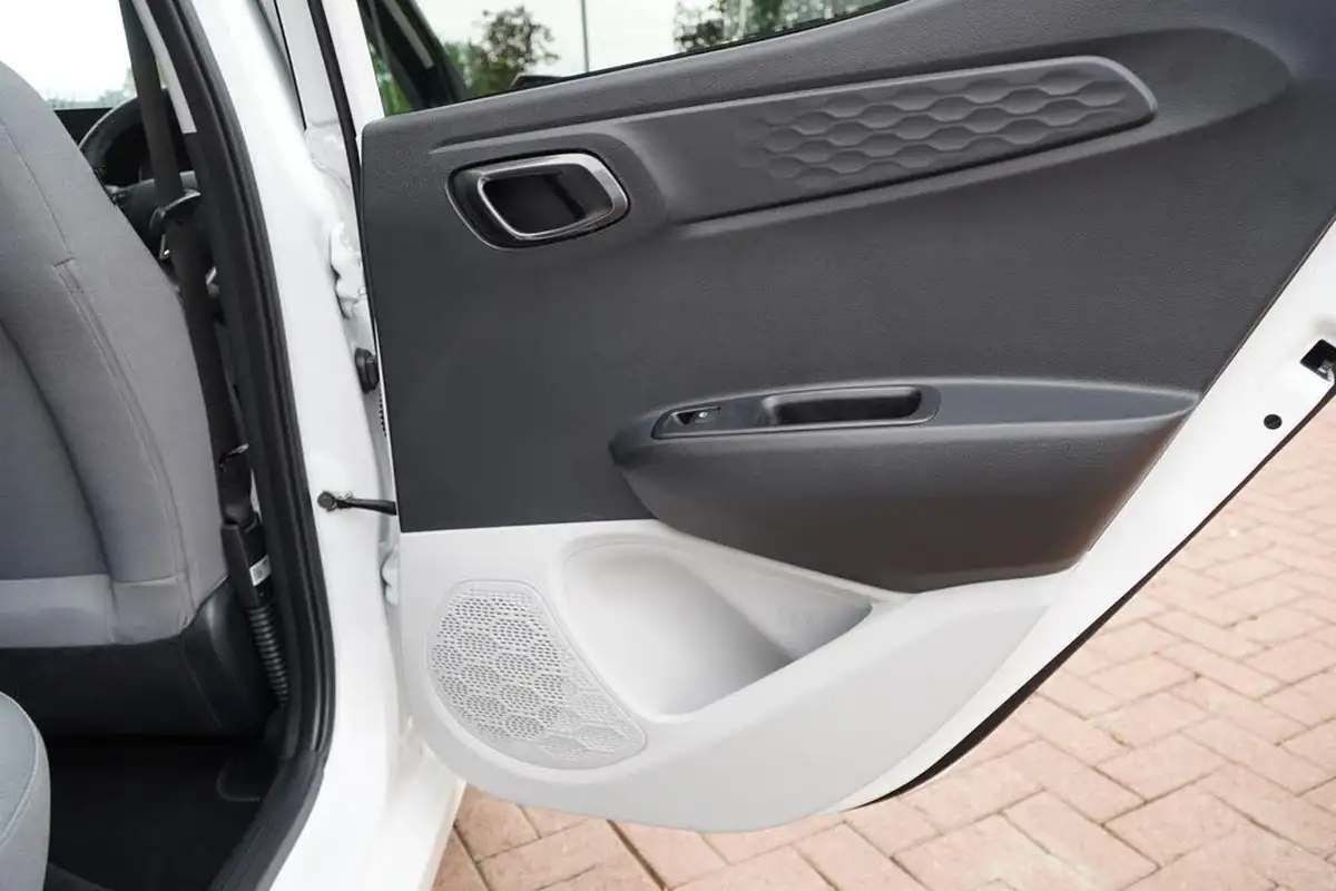 2024-hyundai-i10-12-premium-84ps-big-70