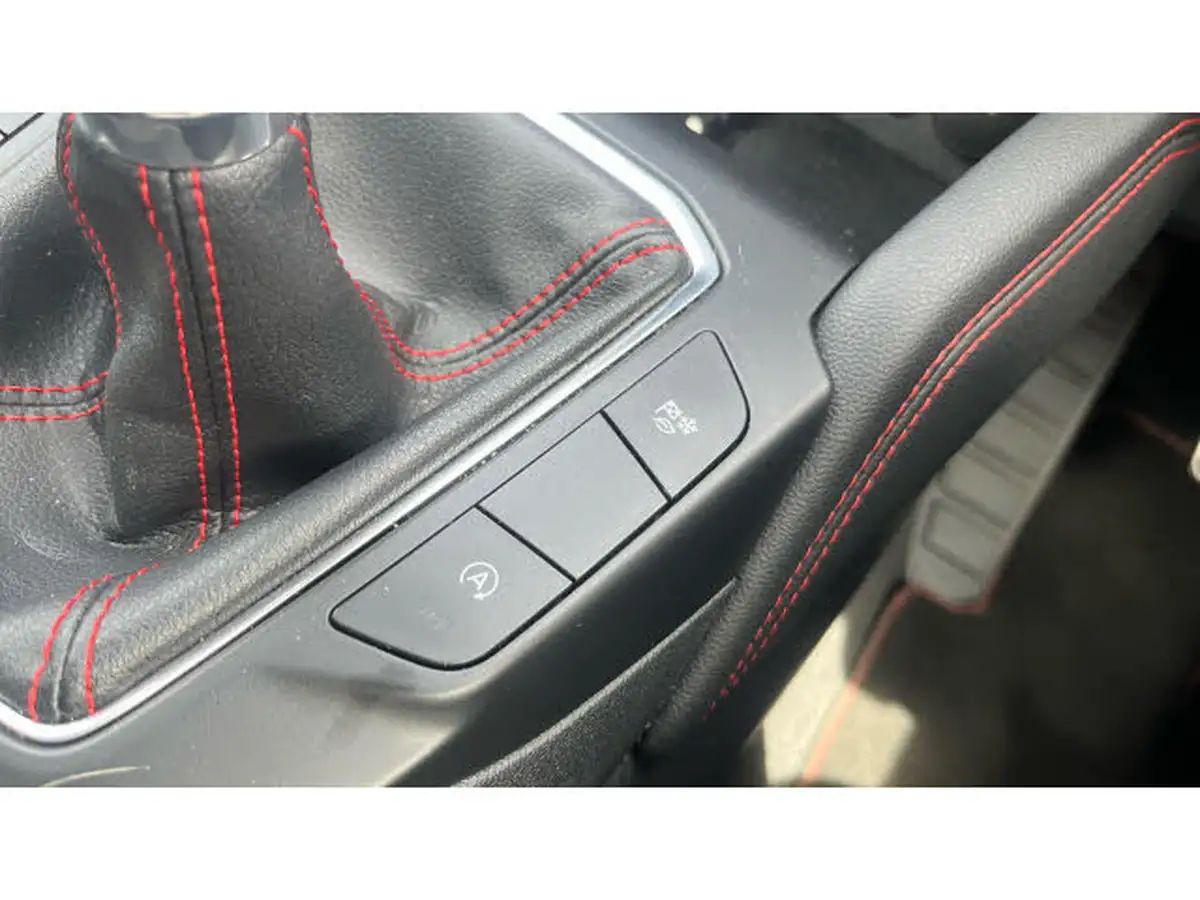 2023-ford-kuga-15t-black-package-edition-big-32