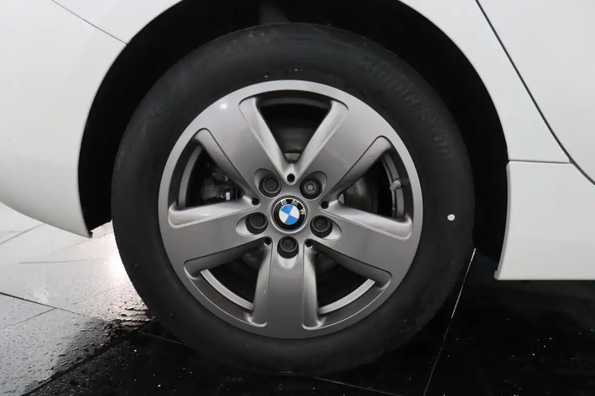 2021-bmw-1-series-20td-118d-se-lcp-big-34