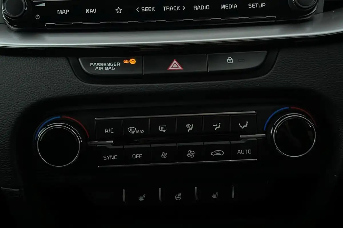 2024-kia-xceed-15-t-gdi-gt-line-138bhp-big-13