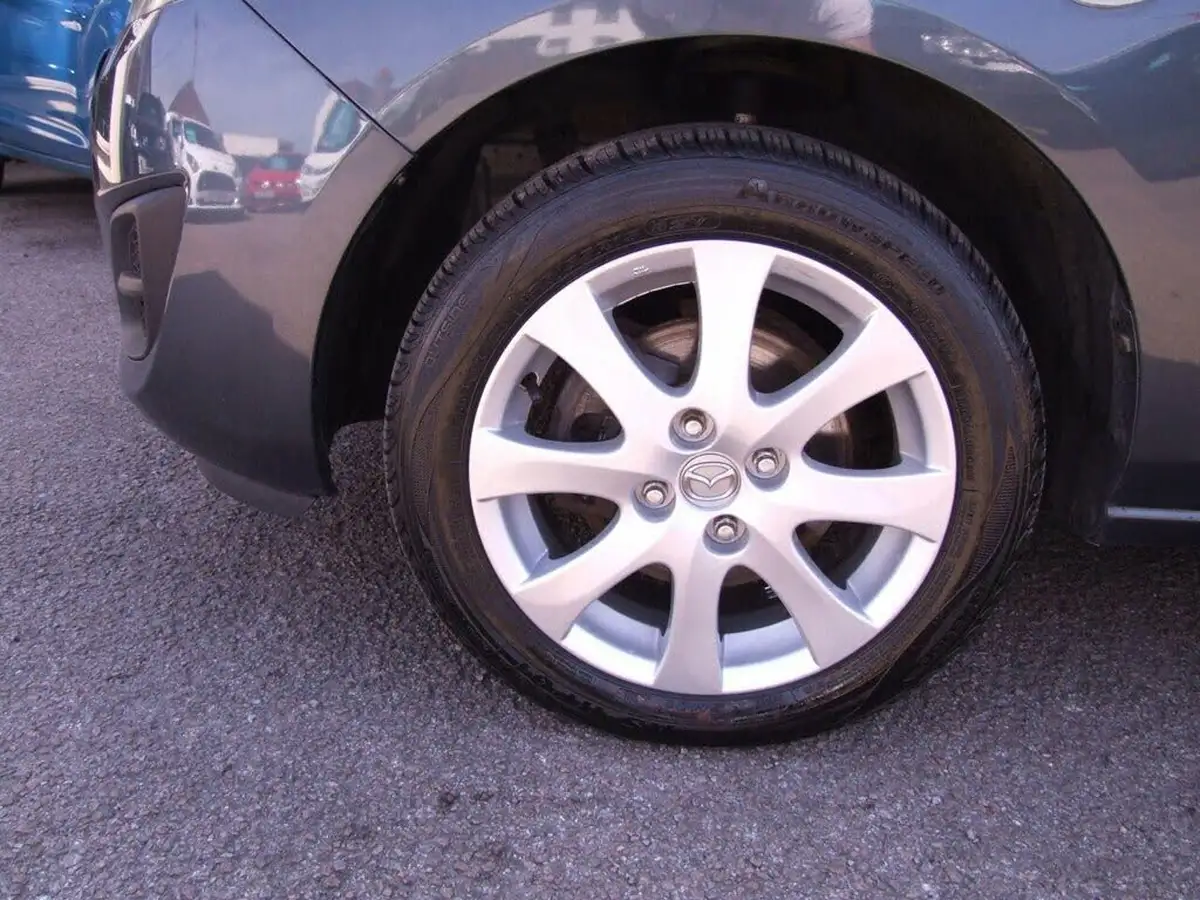 2011-mazda-mazda2-13-ts2-5d-big-17