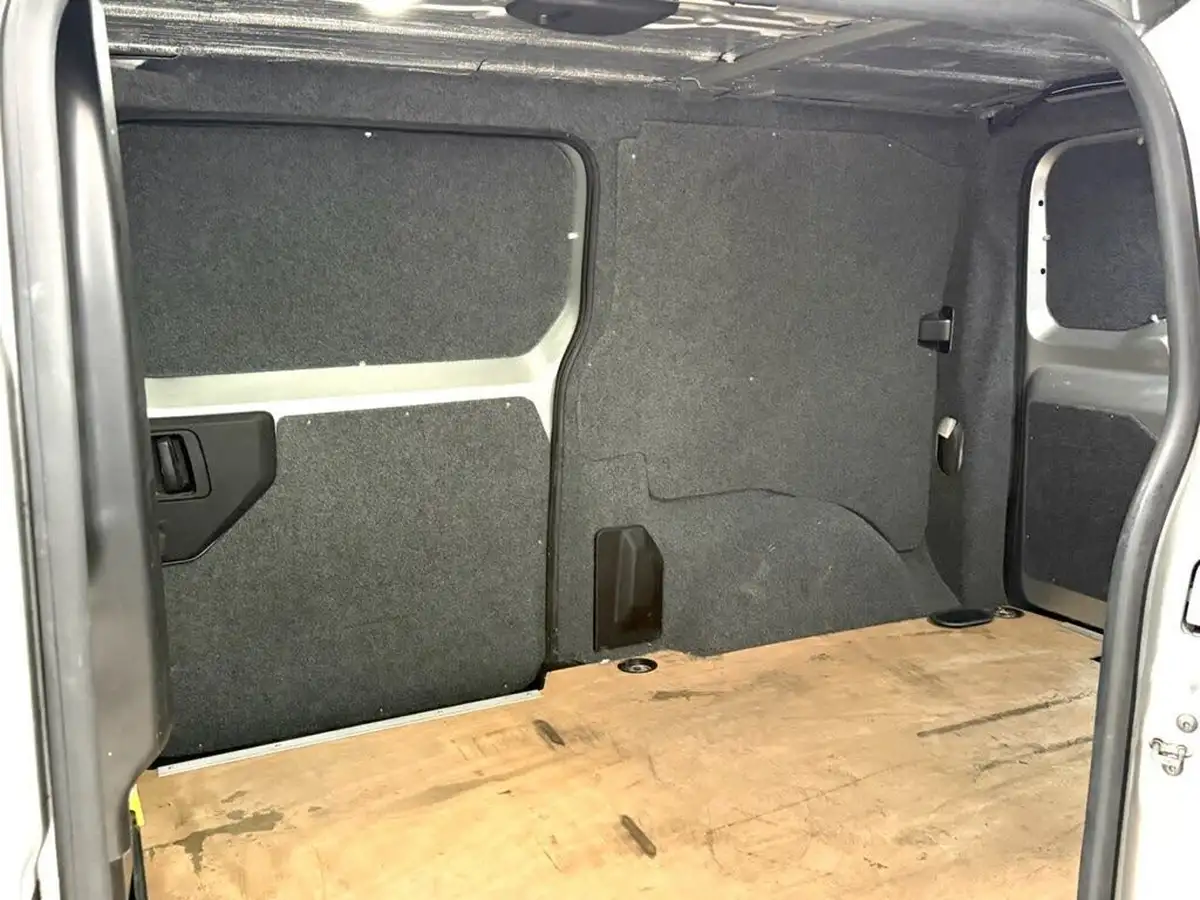 2019-toyota-proace-20d-design-medium-120hpeu6-panel-big-33