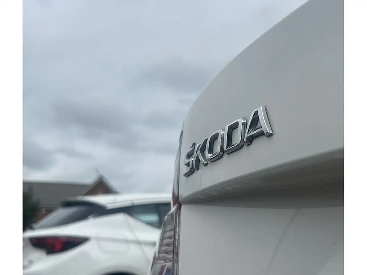 2018-skoda-fabia-10-tsi-colour-edition-big-29