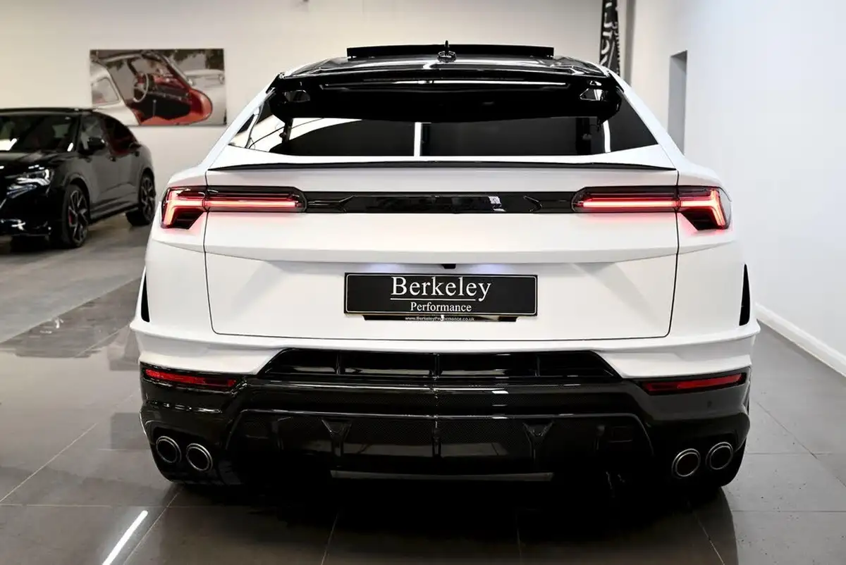 2023-lamborghini-urus-40-no-trim-big-5