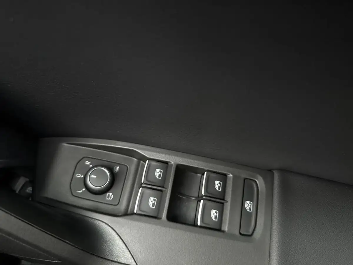2024-seat-leon-big-17