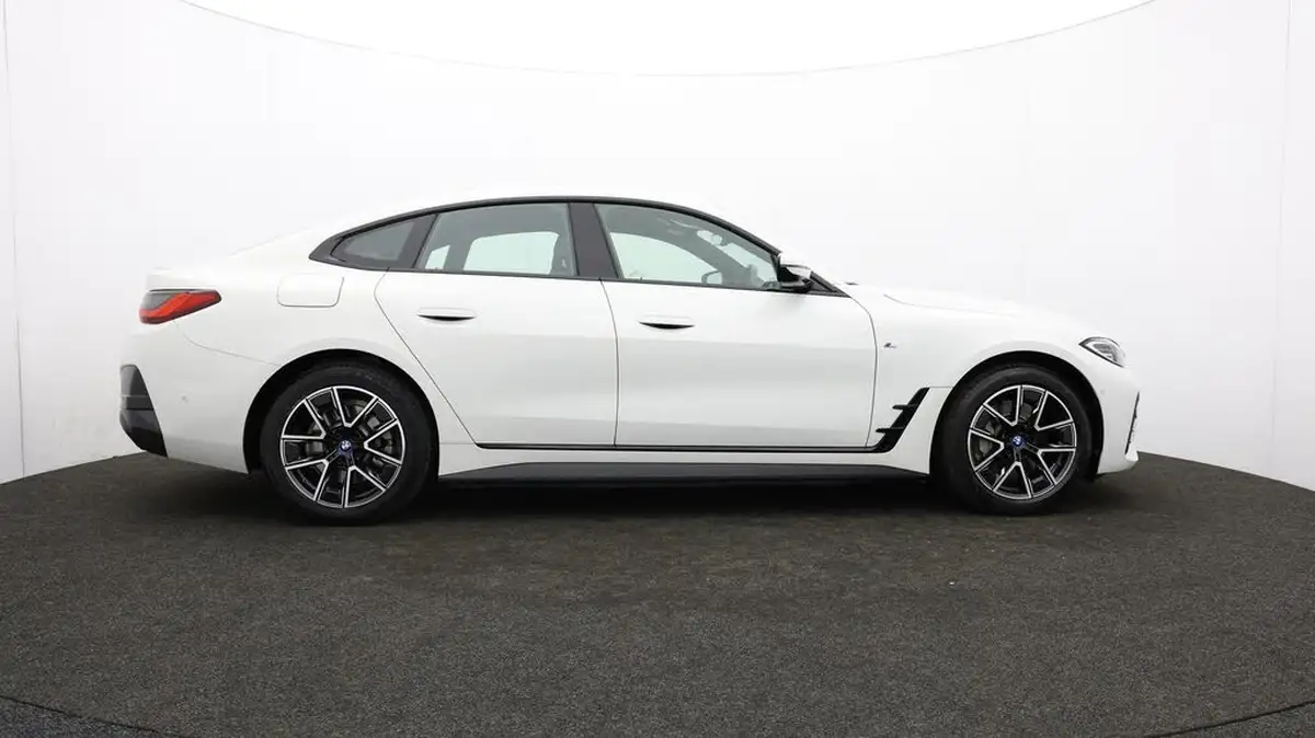 2022-bmw-i4-e-edrive40-m-sport-big-34