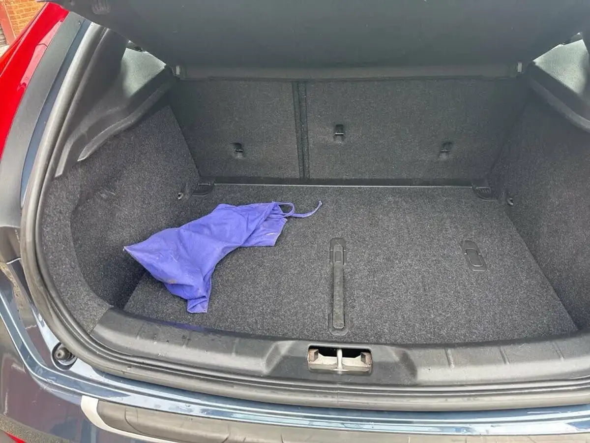 2018-volvo-v40-20td-d2-cross-country-pro-big-26