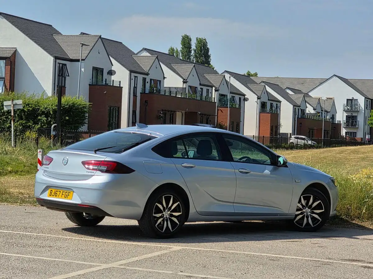 2017-vauxhall-insignia-grand-sport-15-turbo-design-165ps-big-6