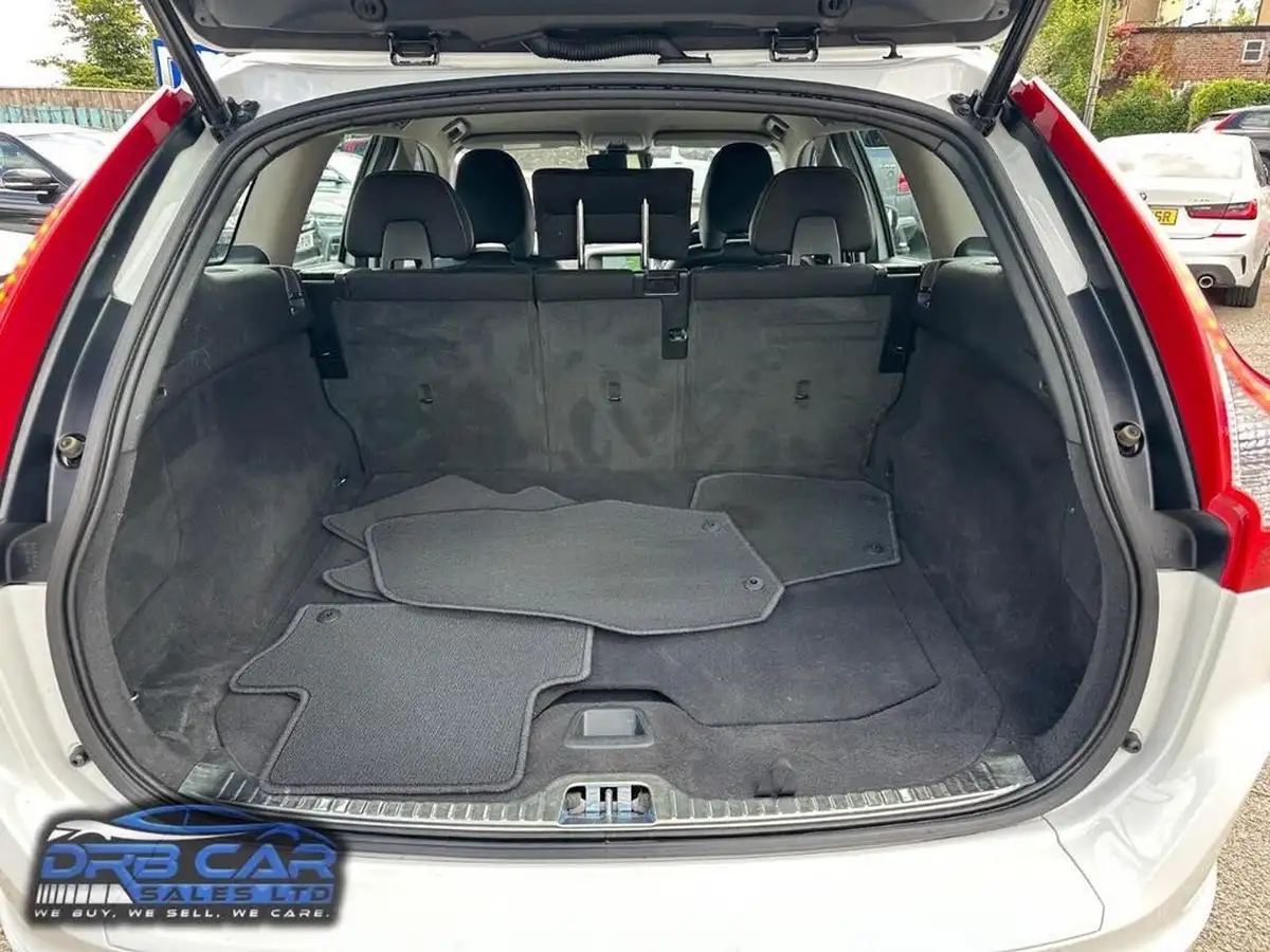 2015-volvo-xc60-20td-d4-se-190bhp-nav-big-6
