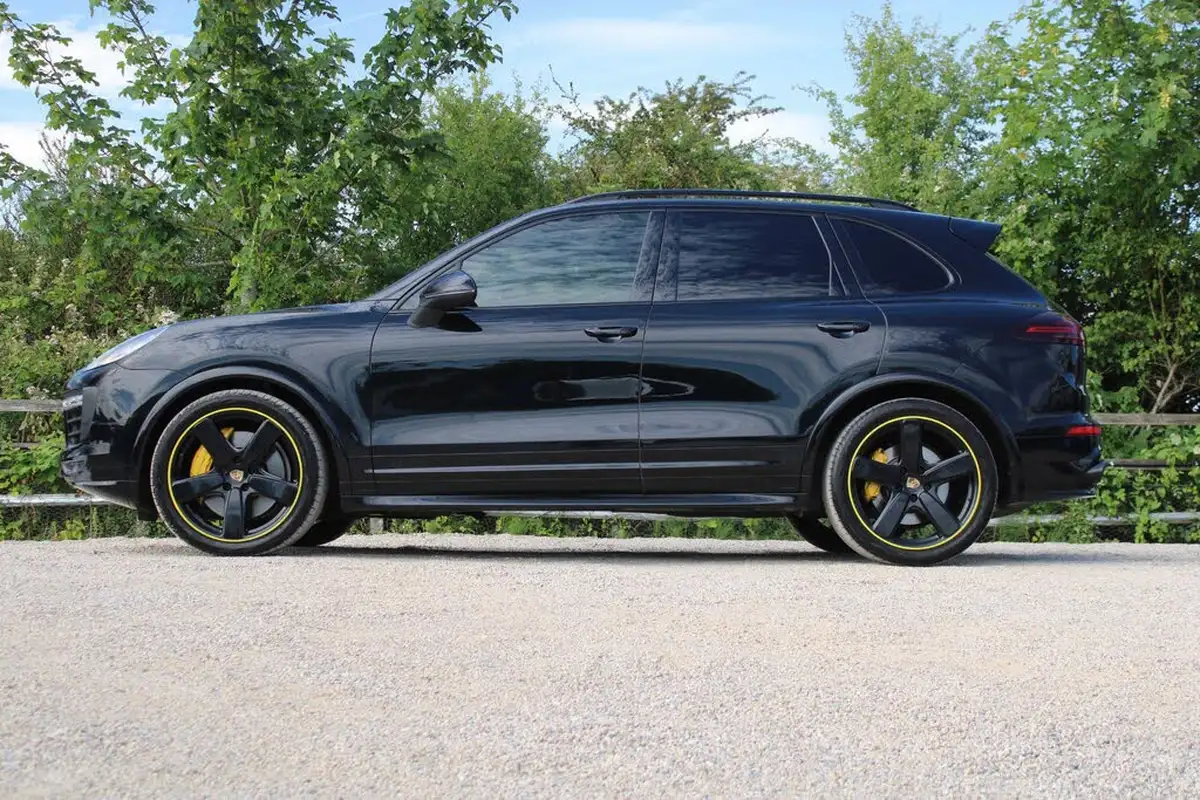 2015-porsche-cayenne-36-gts-big-17