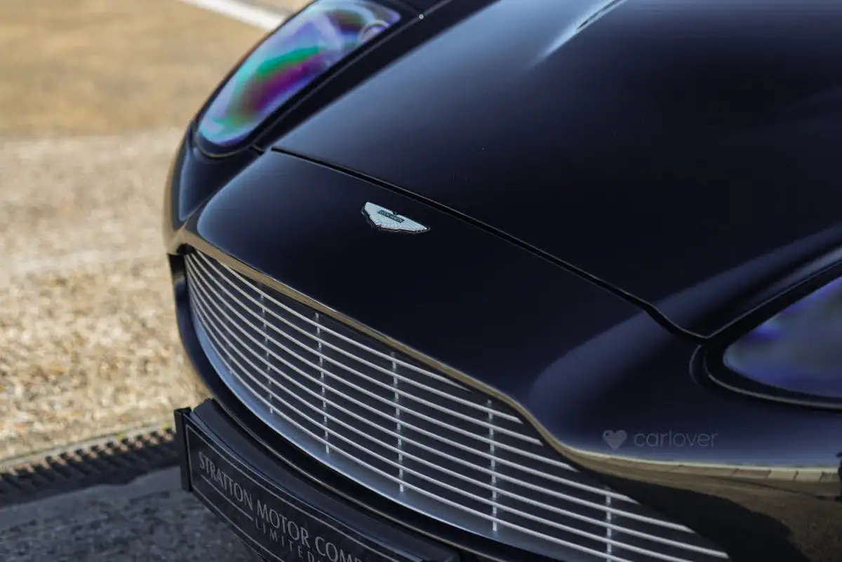 2004-aston-martin-vanquish-59-big-10