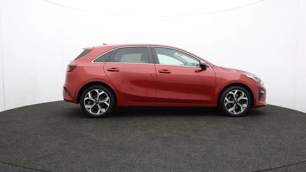 2021-kia-ceed-16crdi-3-48v-mhev-hatchback-big-41