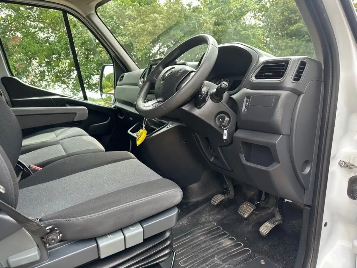 2023-renault-master-23dci-lm35-135-advance-eu6d-panel-big-23