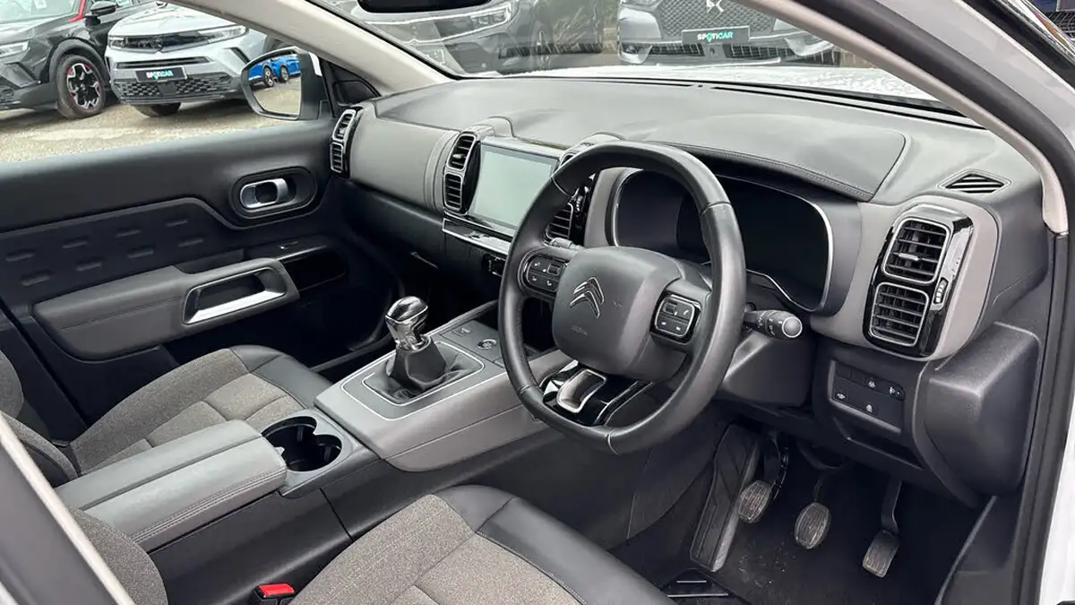 2021-citroen-c5-aircross-12-puretech-shine-big-10