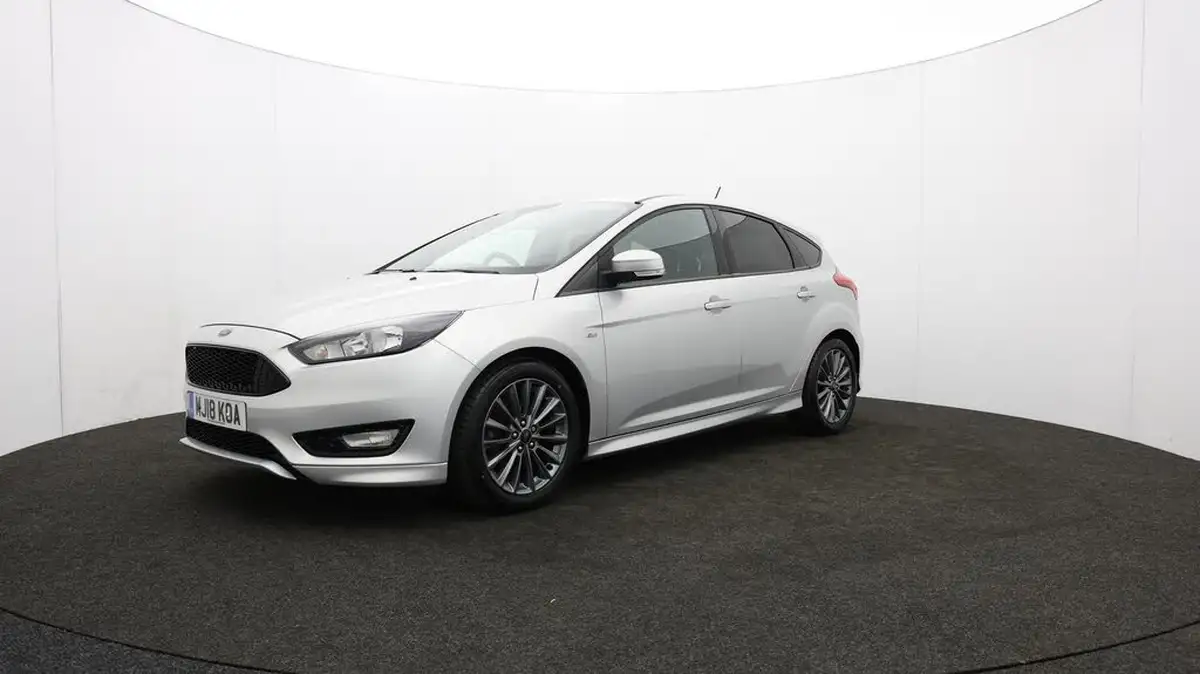 2018-ford-focus-10t-st-line-140ps-hatchback-big-63