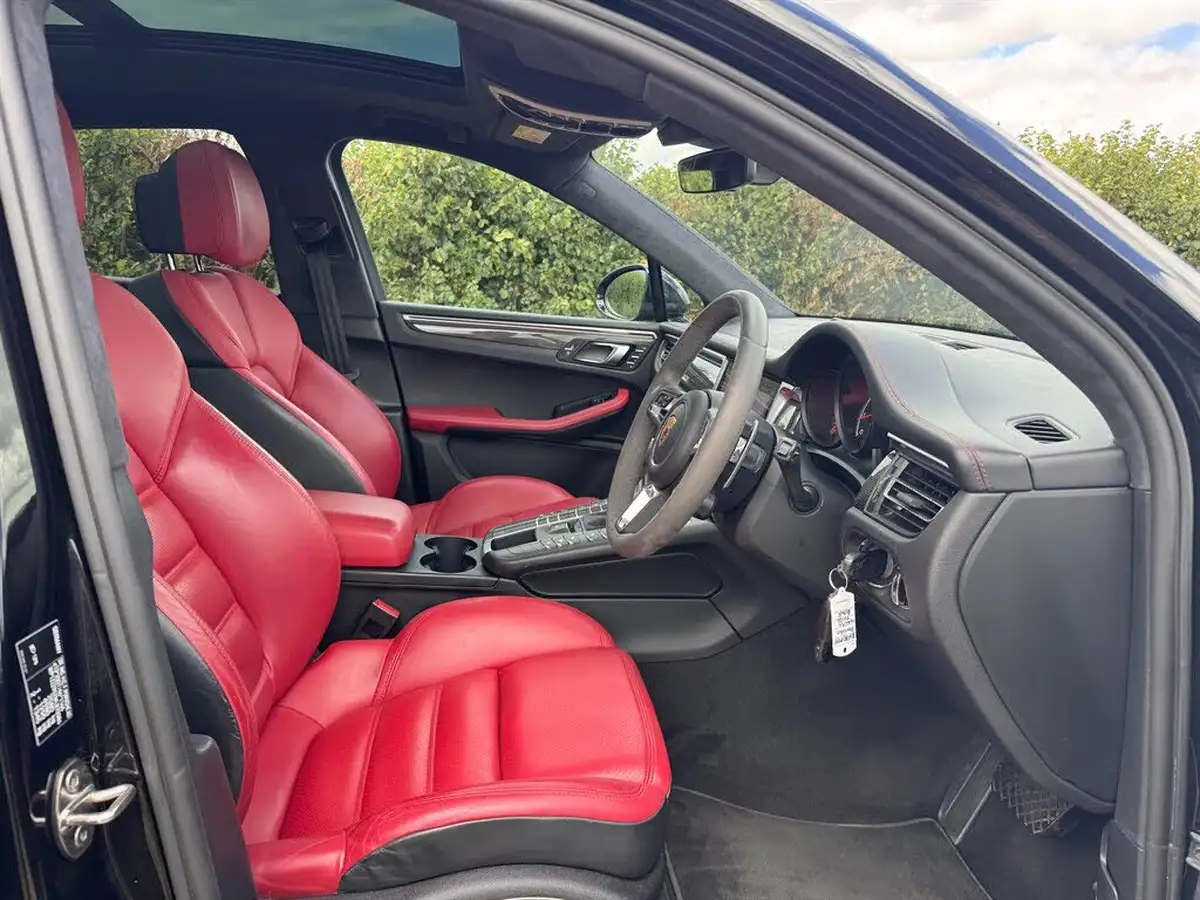 2021-porsche-macan-29-turbo-big-6