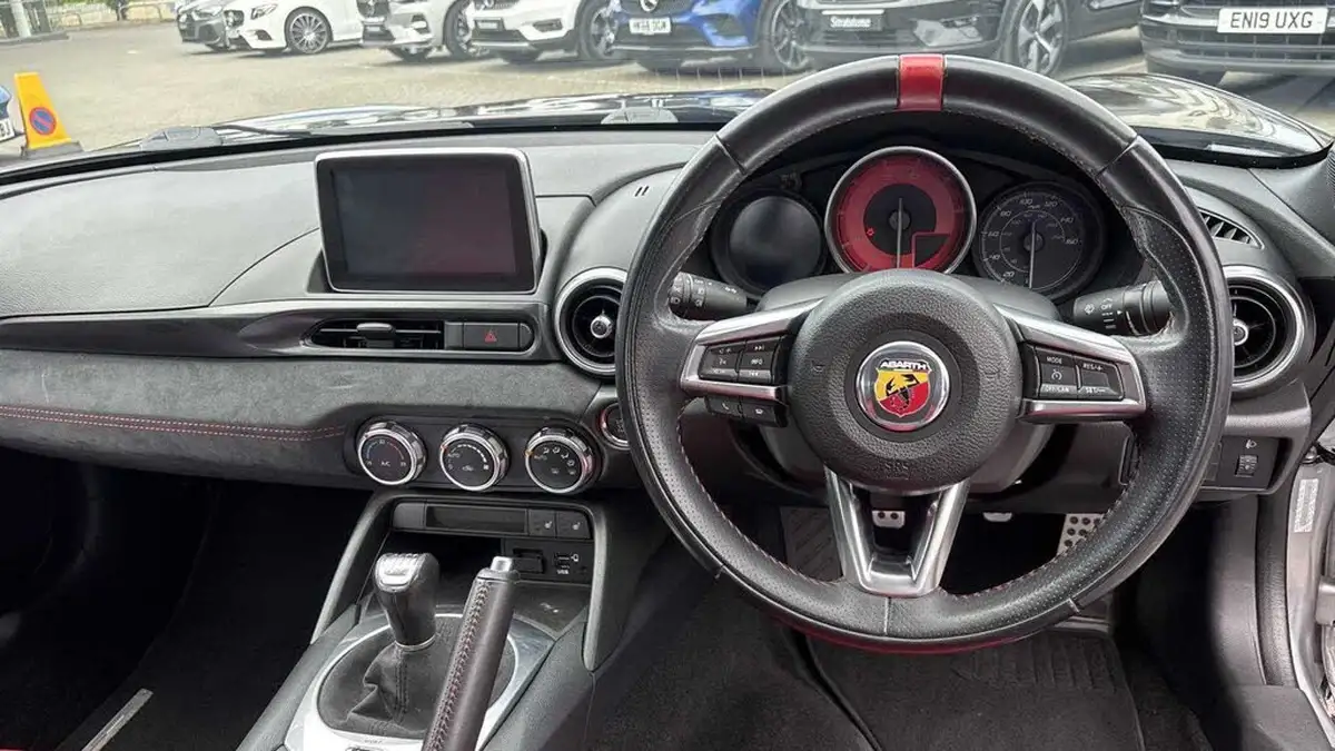 2018-abarth-124-14-multiair-spider-big-14
