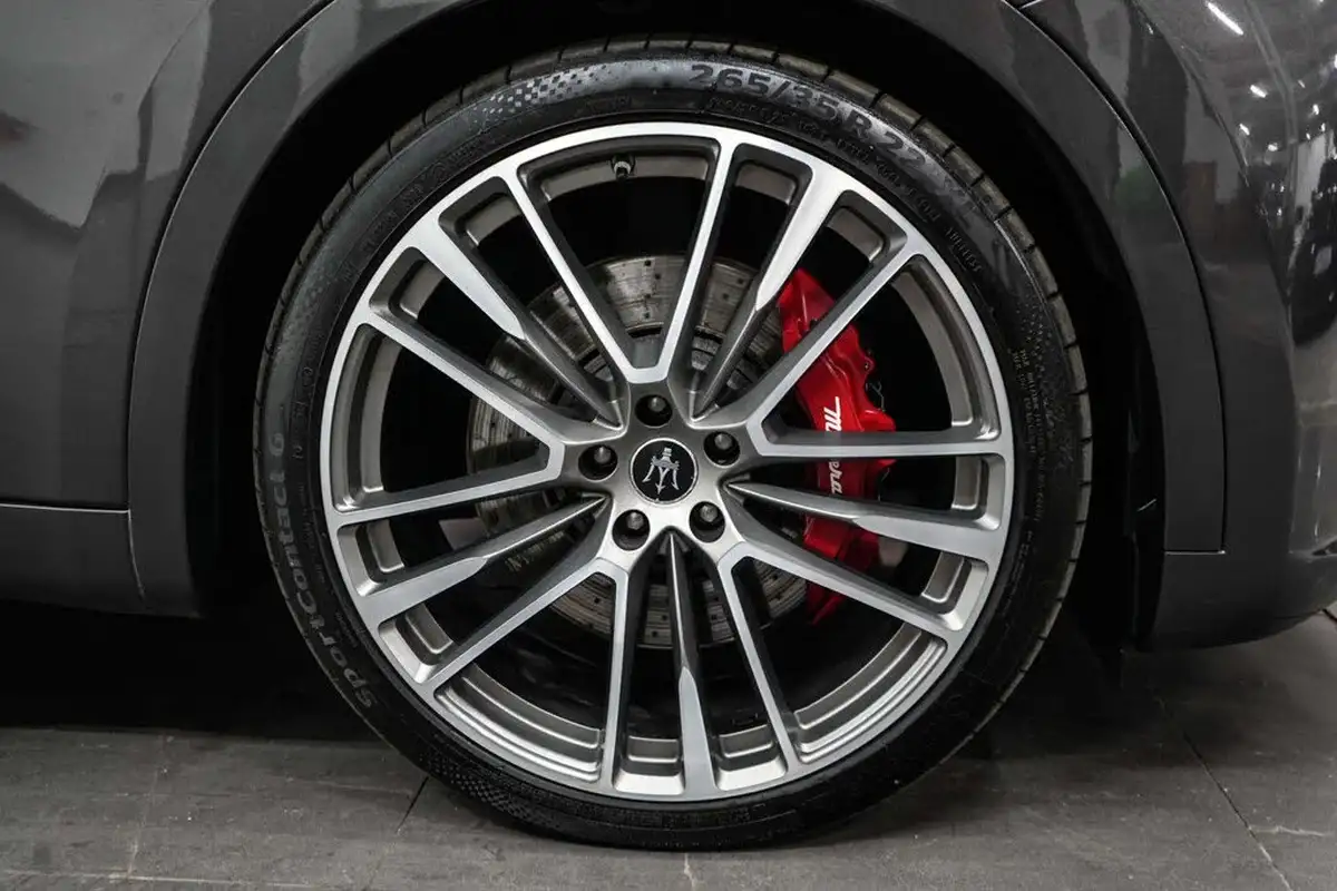 2021-maserati-levante-38-trofeo-big-6