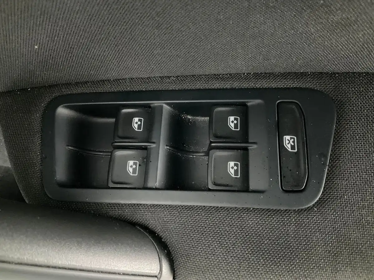 2019-volkswagen-golf-16tdi-s-ss-hatchback-5d-big-16