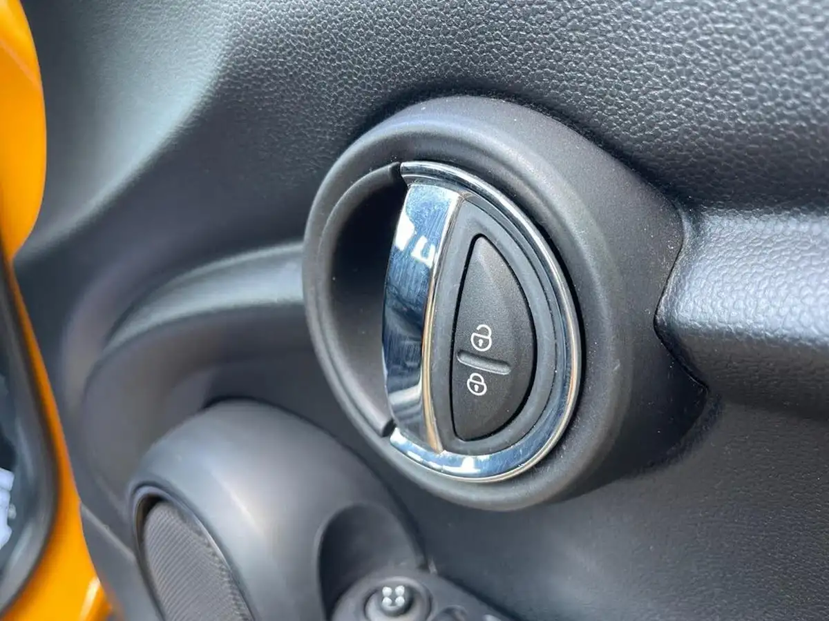 2016-mini-cooper-15-cooper-ss-hatchback-3d-big-12