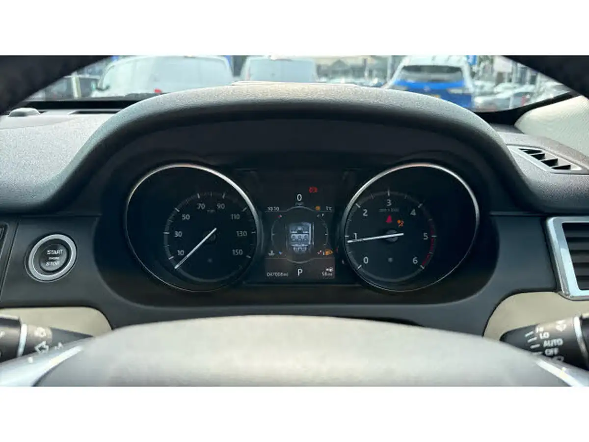 2017-land-rover-discovery-sport-20td4-hse-black-180ps-station-wagon-big-17