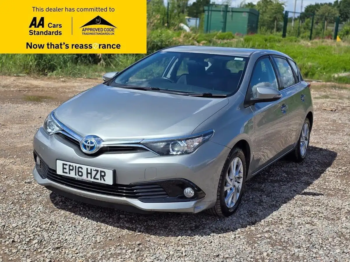 2016-toyota-auris-18-vvt-i-hsd-icon-hatchback-big-2