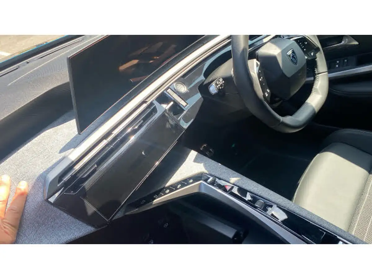 2025-peugeot-3008-suv-12-puretech-allure-136ps-hybrid-e-dsc6-big-12