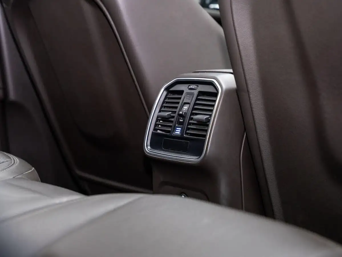 2020-porsche-macan-30-v6-s-big-29