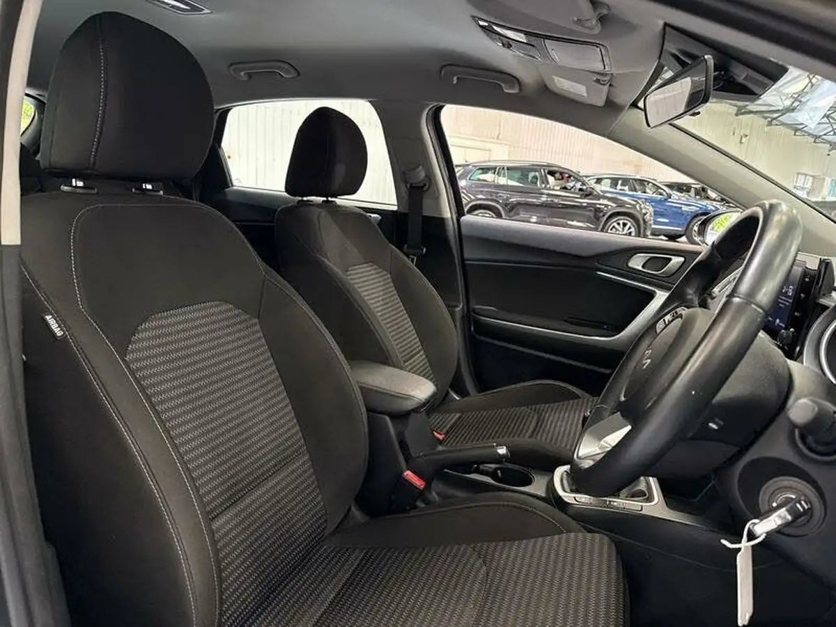 2023-kia-ceed-15-t-gdi-2-158bhp-non-adap-hatchback-big-15