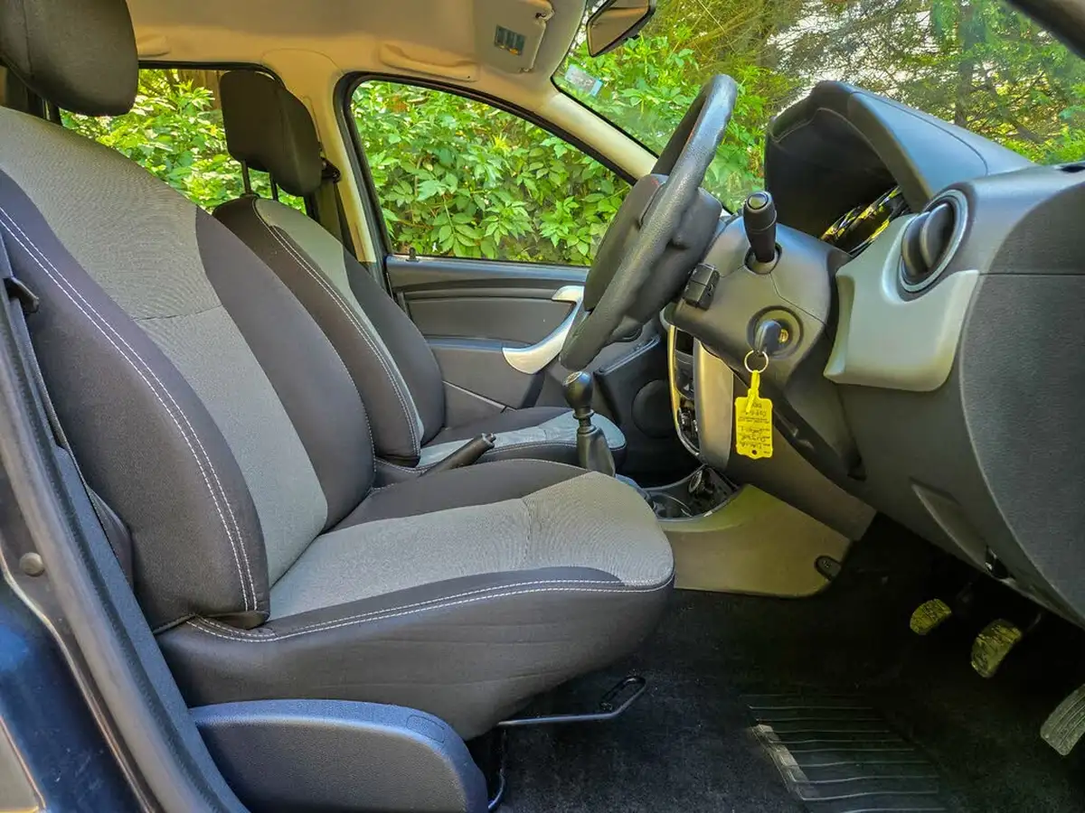 2014-dacia-duster-15d-ambiance-109bhp-4x4-big-22