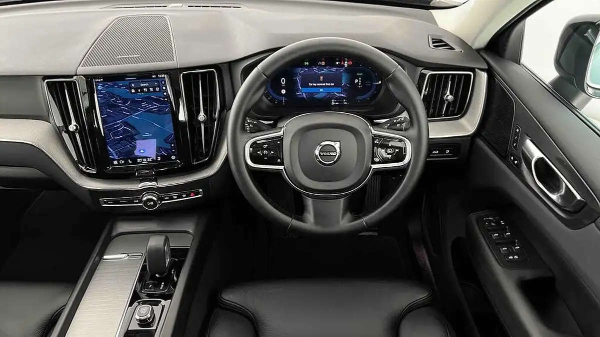 2023-volvo-xc60-20-b5-plus-big-10