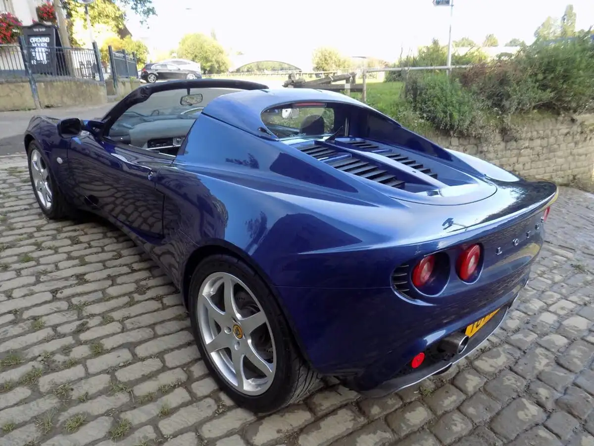 2001-lotus-elise-18-big-52