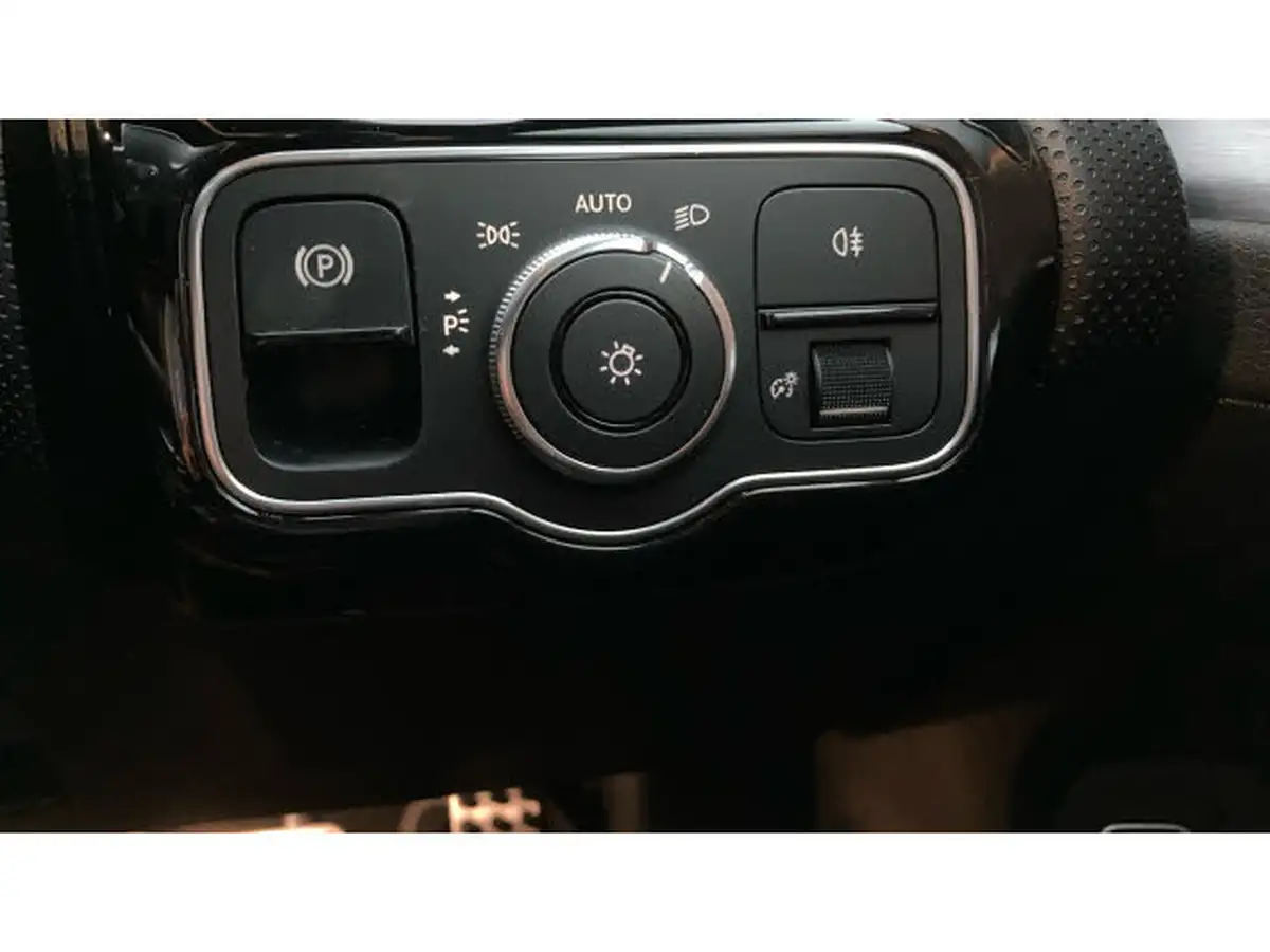2019-mercedes-benz-cla-13-cla-200-amg-line-premium-coupe-4d-7g-dct-big-29