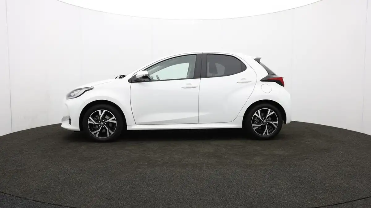 2024-toyota-yaris-15-vvt-i-design-big-70