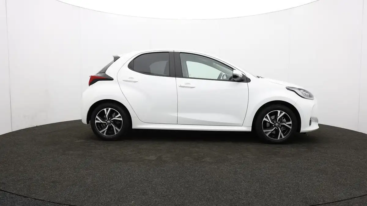 2024-toyota-yaris-15-vvt-i-design-big-42