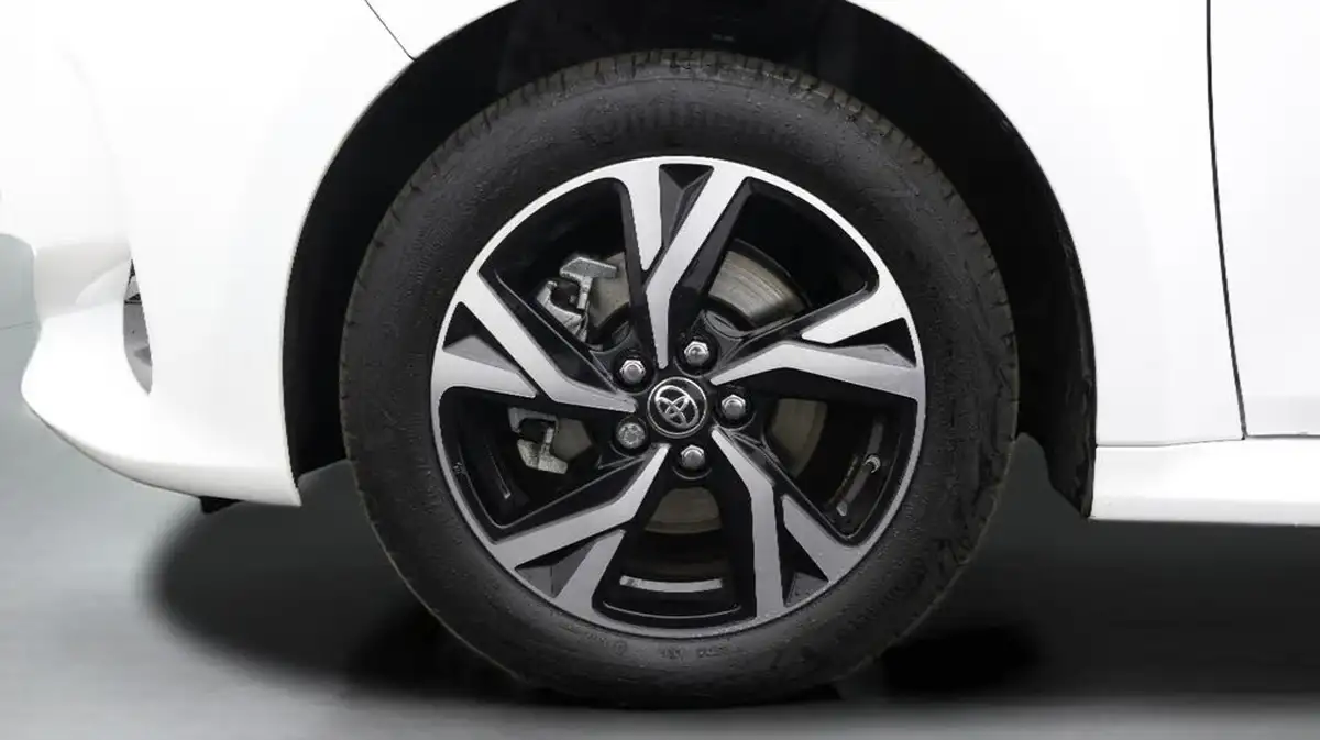 2024-toyota-yaris-15-vvt-i-design-big-18