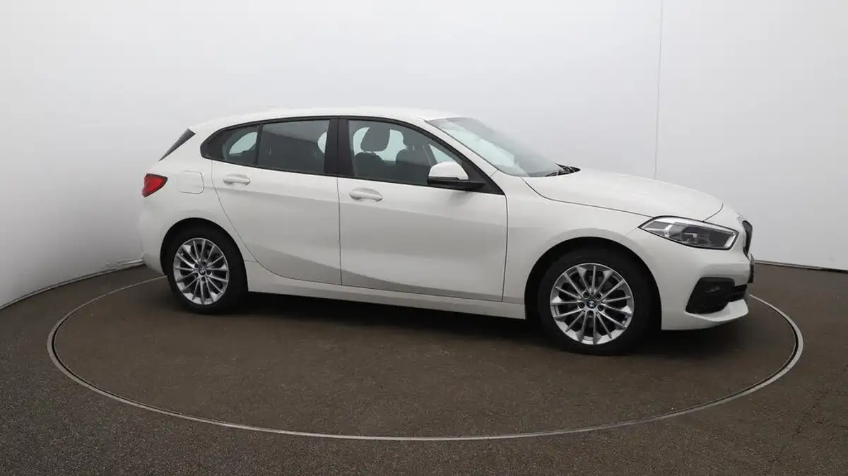 2021-bmw-1-series-15-118i-se-lcp-dct-big-46