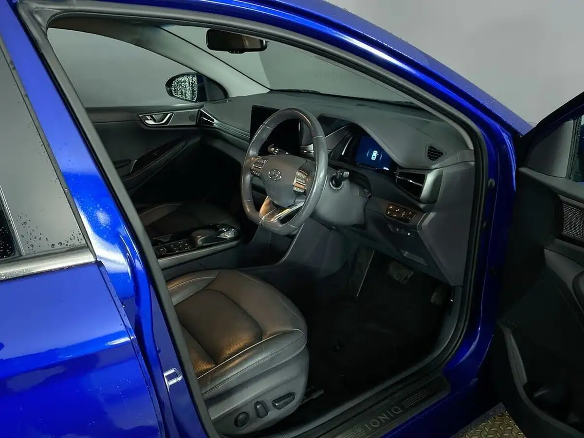 2021-hyundai-ioniq-e-premium-se-electric-100kw-big-14