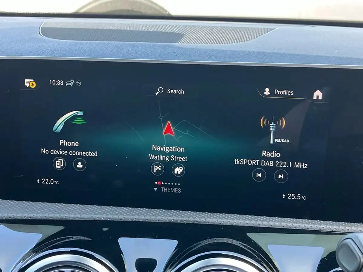 2020-mercedes-benz-a-class-13-a200-amg-line-premium-hatchback-5d-7g-dct-big-52
