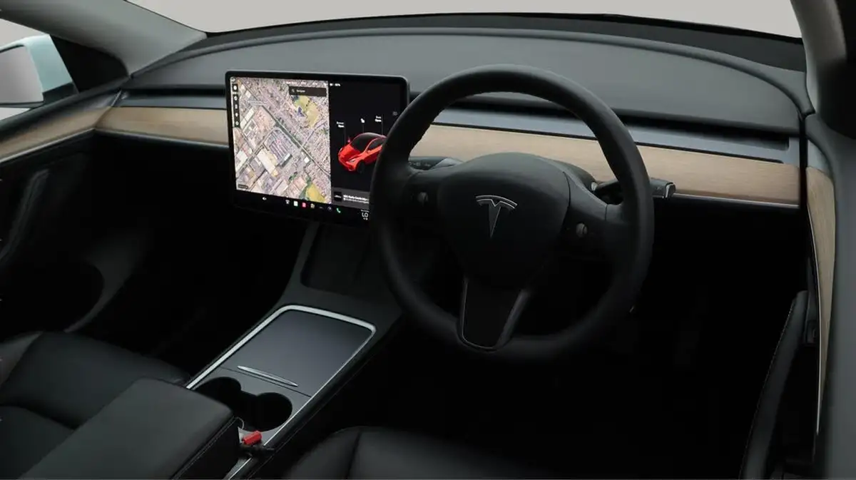 2022-tesla-model-y-e-long-range-big-9