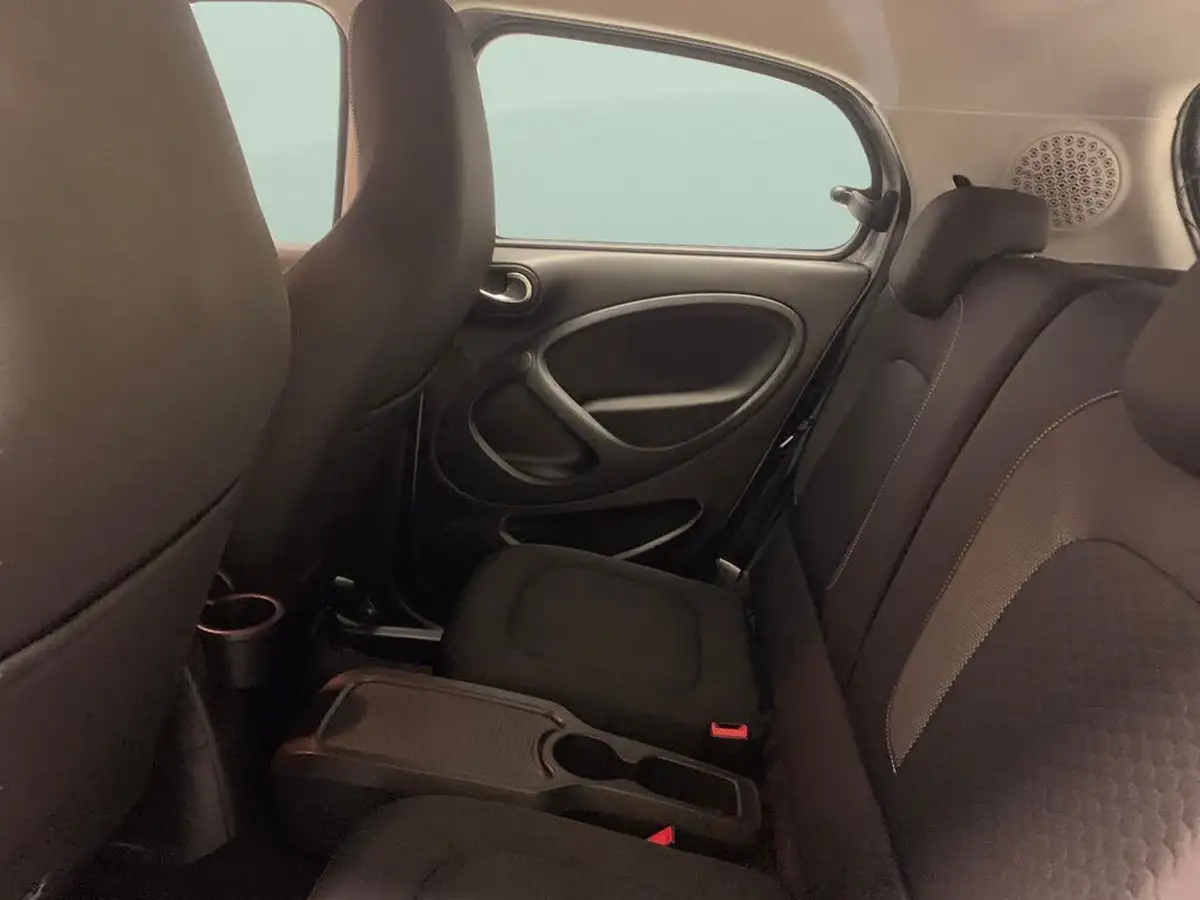 2020-smart-forfour-eq-passion-advanced-big-32