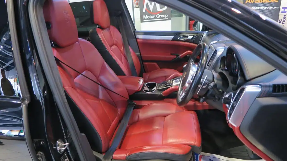 2014-porsche-cayenne-48-gts-big-23