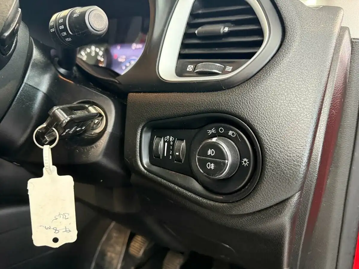2016-jeep-renegade-20multijet-ii-limited-ss-big-32