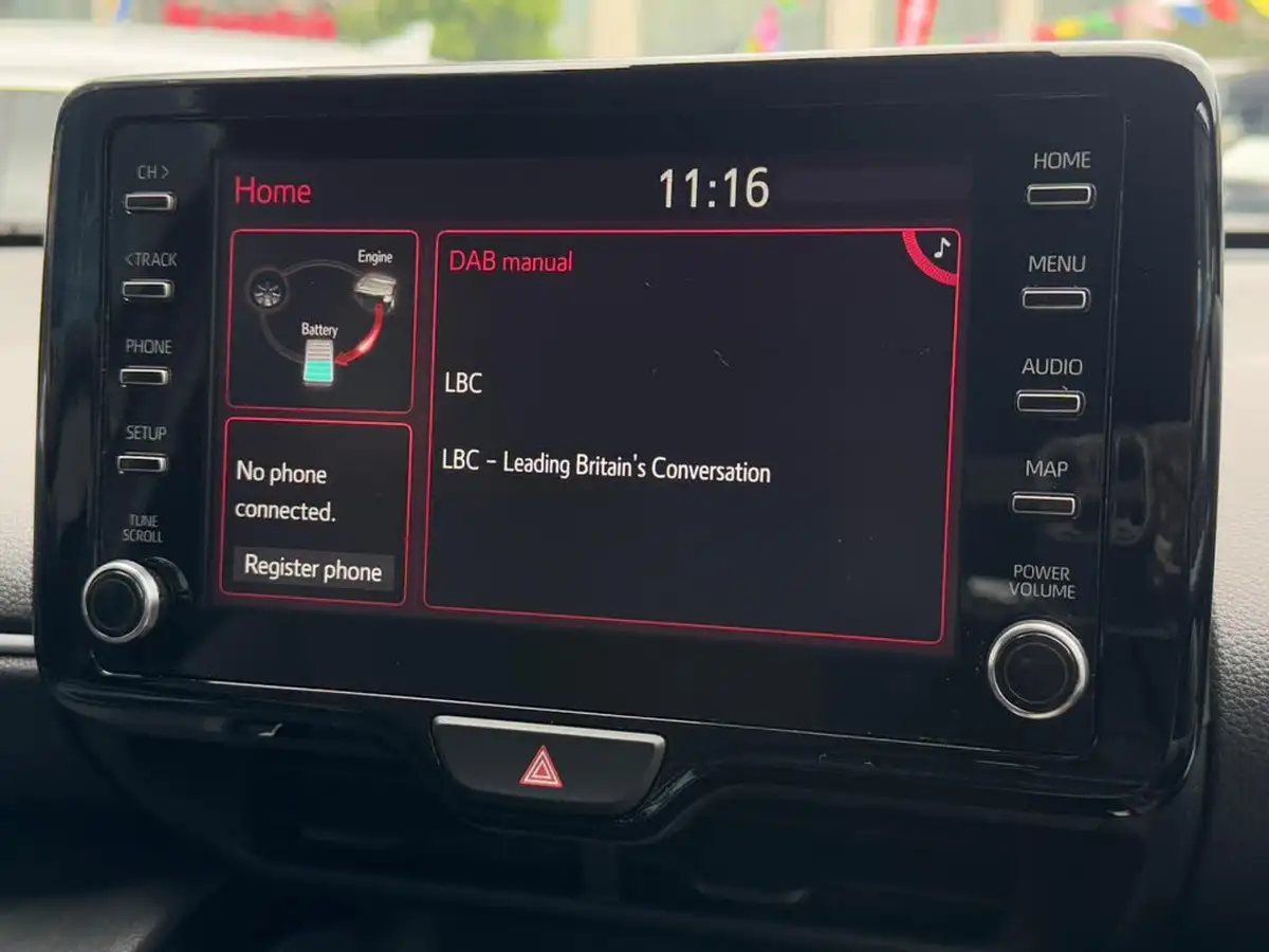 2022-toyota-yaris-15-vvt-i-design-panoramic-roof-big-27
