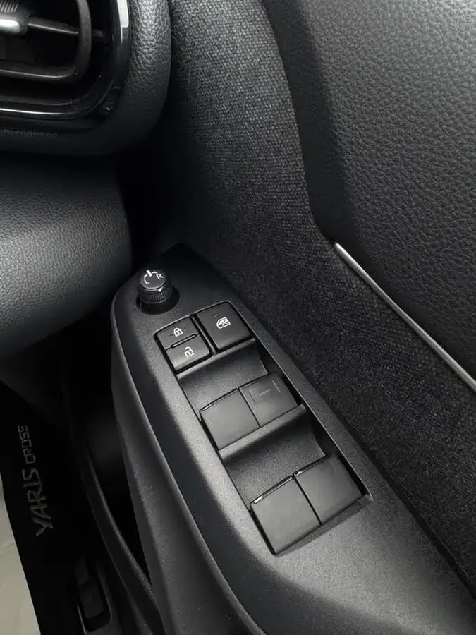 2022-toyota-yaris-15-vvt-i-design-panoramic-roof-big-51