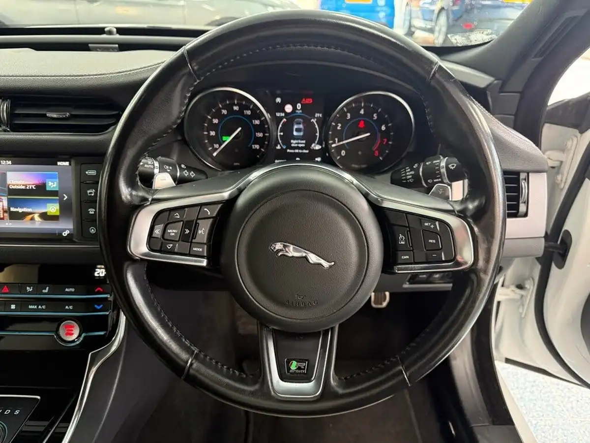 2018-jaguar-xf-20i-r-sport-200ps-saloon-4d-1999cc-big-28